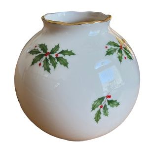 Lenox Holiday Christmas Holly Berry Scalloped Gold Rim Globe Vase 4.5" Tall
